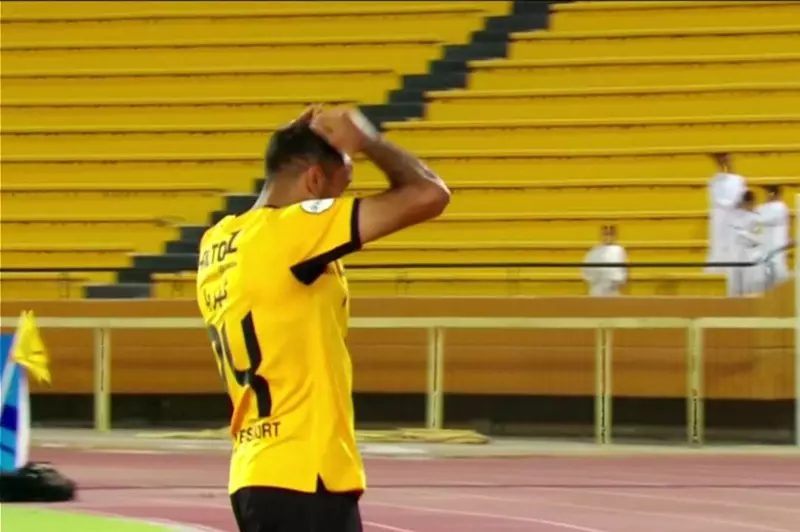 كهربا يتألق مع القادسية بفوز ساحق على النصر في الدوري الكويتي