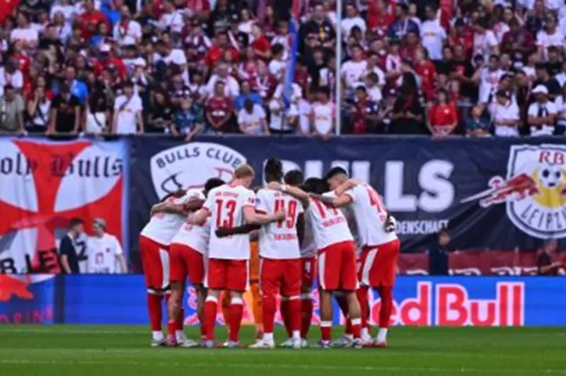 لايبزيج يحقق فوزاً مهماً على كولن في الدوري الألماني ويرتقي لوصافة الترتيب