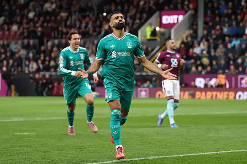 ليفربول يتألق ويواصل الهيمنة بتفوقه على بيرنلي
