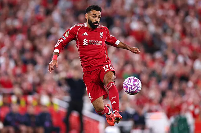 مراكز محمد صلاح في سباق الكرة الذهبية حتى عام 2025