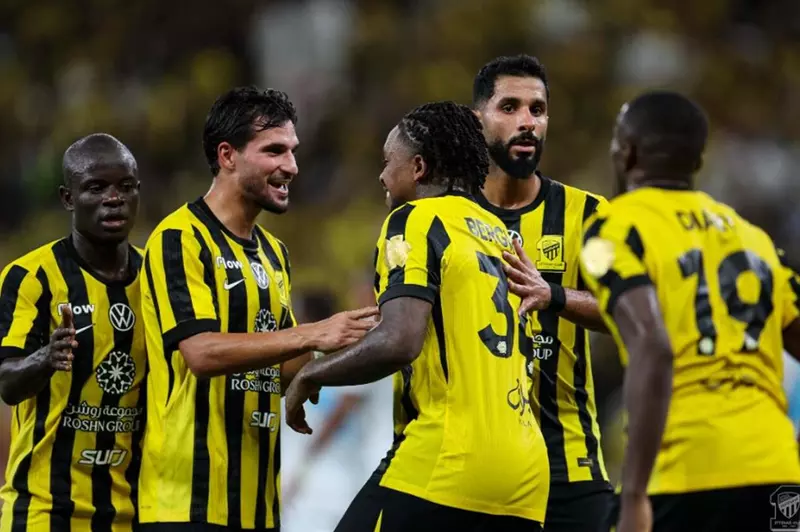 معاناة جوميز تتواصل: الاتحاد يتفوق على الفتح في مواجهة مثيرة بالدوري السعودي