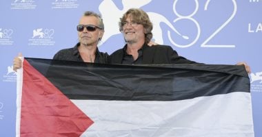 مغني الروك بييرو بيلو يناصر قضية فلسطين في مهرجان فينسيا