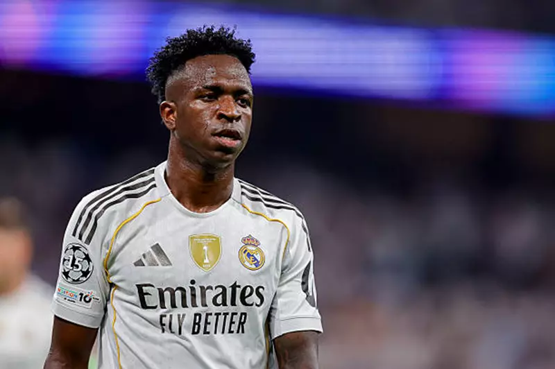 من برنابيو إلى مقاعد البدلاء: تحليل تراجع تأثير فينيسيوس في ريال مدريد
