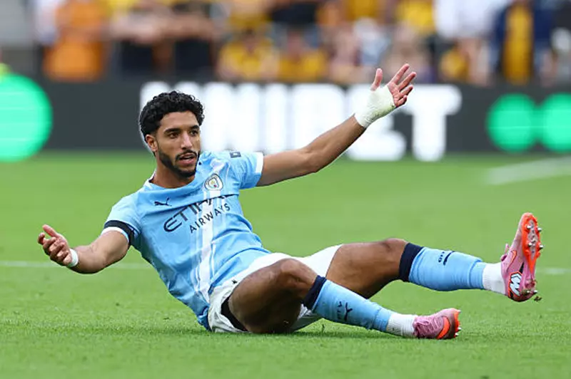 موعد عودة اللاعب مرموش إلى صفوف مانشستر سيتي: تفاصيل وأخبار جديدة
