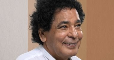 5 أفلام مؤثرة لمحمد منير مع يوسف شاهين وخيري بشارة في مسيرة السينما المصرية