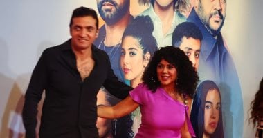 أحدث العرسان في الوسط الفني: رانيا يوسف وزوجها خلال عرض فيلم هيبتا