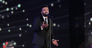 أحمد عفت يسحر جماهير الأوبرا بأغنية “ع الحلوة والمرة” في مهرجان الموسيقى العربية