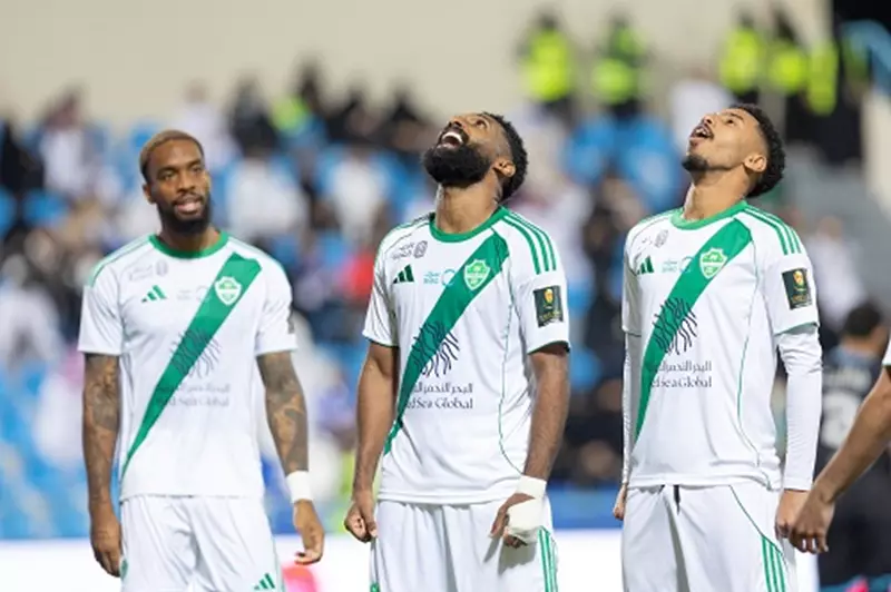 أهلي جدة يتألق ويعبر إلى ربع نهائي كأس الملك بعد انتصار ساحق على الباطن