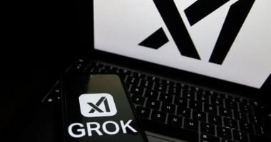 إيلون ماسك يطلق Grok لكشف مصادر الفيديوهات المزيفة وتحليلها
