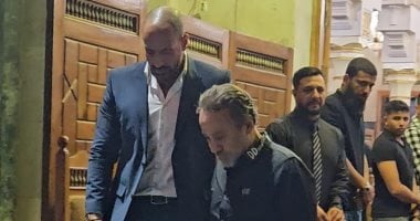 إيهاب فهمي ووفاء مكي يقدمون واجب العزاء في وفاة شقيق فريدة سيف النصر