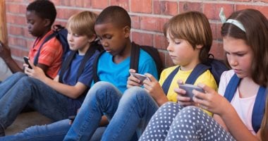 استراتيجيات الدنمارك للحد من استخدام الأطفال لوسائل التواصل الاجتماعي دون 15 عامًا