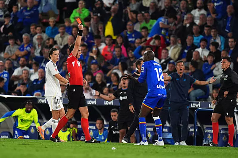 التحليل التكتيكي لطرد لاعب خيتافي بعد دقيقة من دخوله ضد ريال مدريد