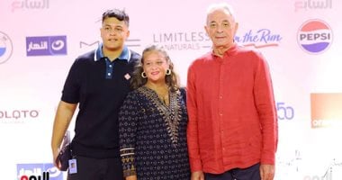 التقاء نجوم السينما في عرض فيلم “هابي بيرث داى” بحضور محمود حميدة ولبلبة