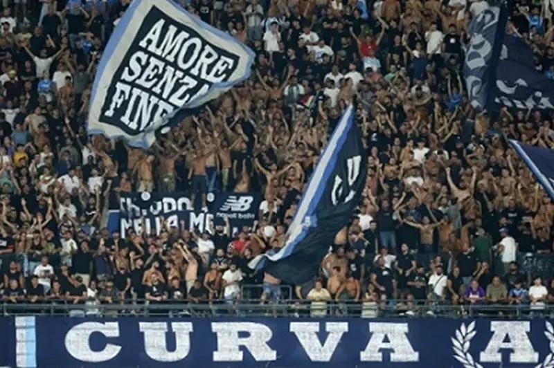 التوترات الأمنية وتأثيرها على مباريات دوري الأبطال: حالة نابولي وأيندهوفن