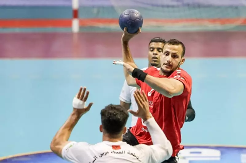 الذهب يتلألأ في سماء أفريقيا: الأهلي يتوج بلقب اليد على حساب منتدى درب السلطان