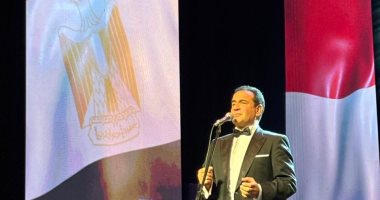 تأثير تفاعل الجمهور على أداء محمد ثروت في مراسم الأوبرا الوطنية