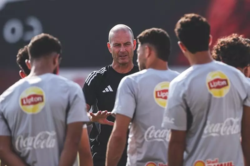 تطورات جديدة في الدورى المصري: الأهلي يستهل مسيرته وتحديات الزمالك وبيراميدز