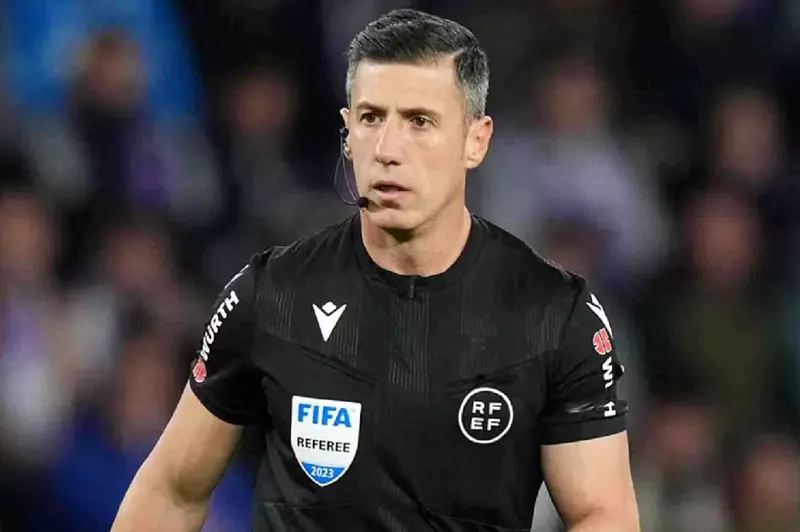 توقعات حول اختيارات حكام الكلاسيكو: سوتو جرادو في المقدمة لإدارة المباراة الكبرى