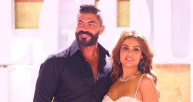 خالد سليم يحمي خصوصية زوجته بقرار منع الصور الفردية بمهرجان الجونة