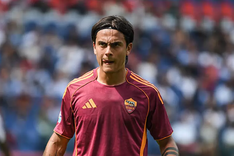 روما يستهل مفاوضات تجديد عقد نجمه ديبالا