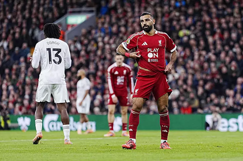 صباح الرياضة الأوروبية: تحليل انتقادات صلاح وأزمات برشلونة واستراتيجيات ريال مدريد