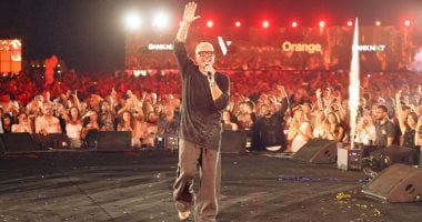 عمرو دياب يتألق في حفل استثنائي ضمن مهرجان الجونة