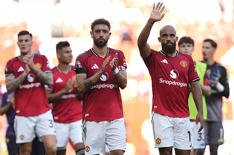لاعب مانشستر يونايتد يسعى للنجاة من ضغوطات جحيم أموريم
