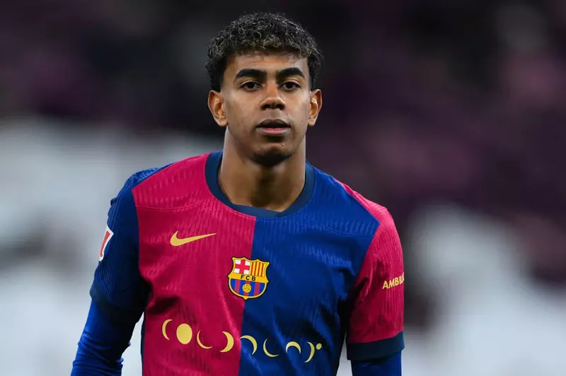 ماركا توضح تفاصيل عرض الهلال السعودي لضم لامين يامال من برشلونة