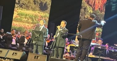 محمد ثروت وهاني شاكر يجددان “بلدي” في دار الأوبرا بعد أربعة عقود من التألق