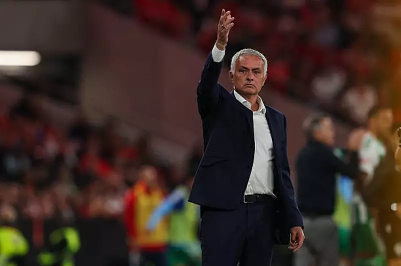 مرشح رئاسة بنفيكا يفضل كلوب على مورينيو