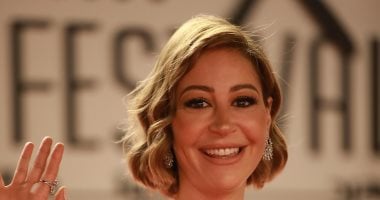 منه شلبي: رائدة الفن المصري وتجاربها المتنوعة على مدار 25 عامًا