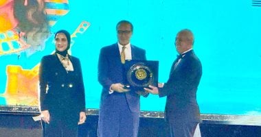 مهرجان إسكندرية: تكريم المحافظ وإسلام عفيفي في احتفالية بارزة