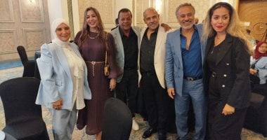 نجاح ألبوم مي فاروق: احتفاء نجوم الفن برائعته التاريخية