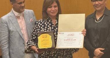 نجاح إلهام شاهين: تكريمها في مهرجان Vs- Film ودورها الرائد في السينما العربية