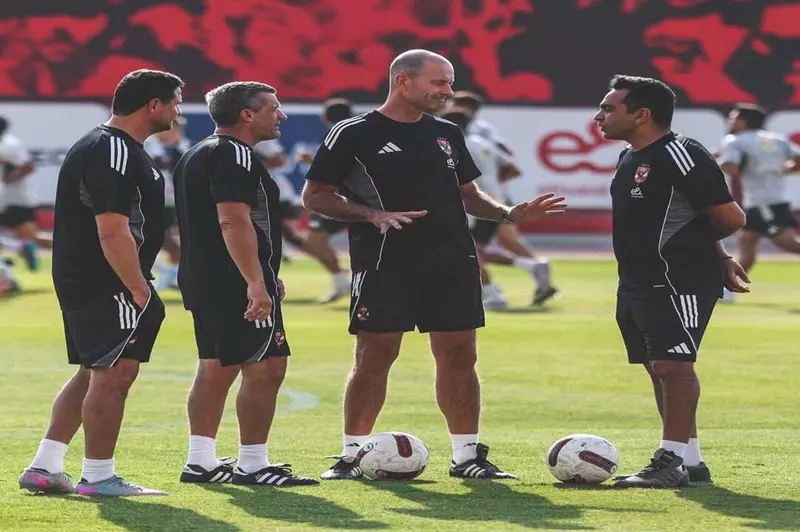 يتبقى محلل الأداء.. يلا كورة يكشف تفاصيل الجهاز الفني المعاون لتورب في الأهلي