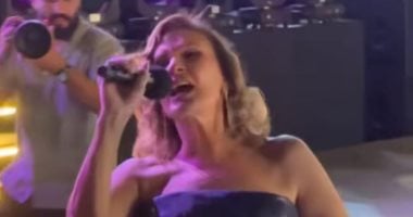 يسرا تأسر قلوب الحضور بأدائها في مهرجان الجونة 2023