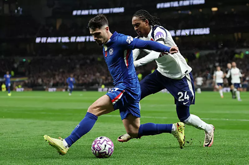 هيمنة البلوز تتجدد: تشيلسي يبقى سيد ديربي لندن ضد توتنهام